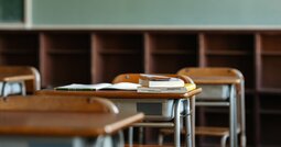 今も学校に潜んでる…安全なはずの場所が「変態教師の盗撮現場」になった深刻な事情
