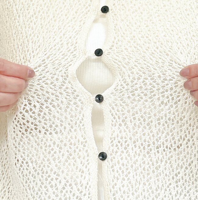 オンラインは即完売!【しまむら】人気コラボの「透かし編みカーディガン」が美しすぎる…1639円とは思えないよ!