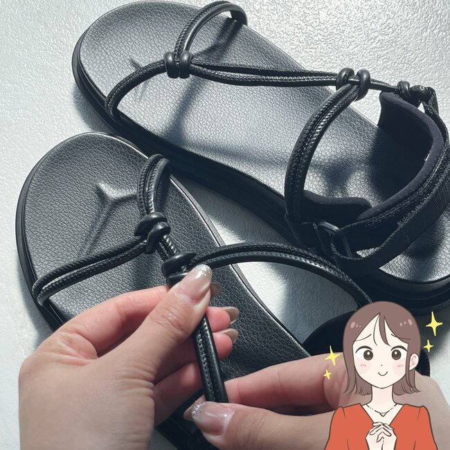 「長時間でも疲れにくい」「色違いも買おうかな」ユニクロの“足の形に合わせられるサンダル”甲高＆幅広でも履き心地バツグン！「サイズの調整が自由にできる」