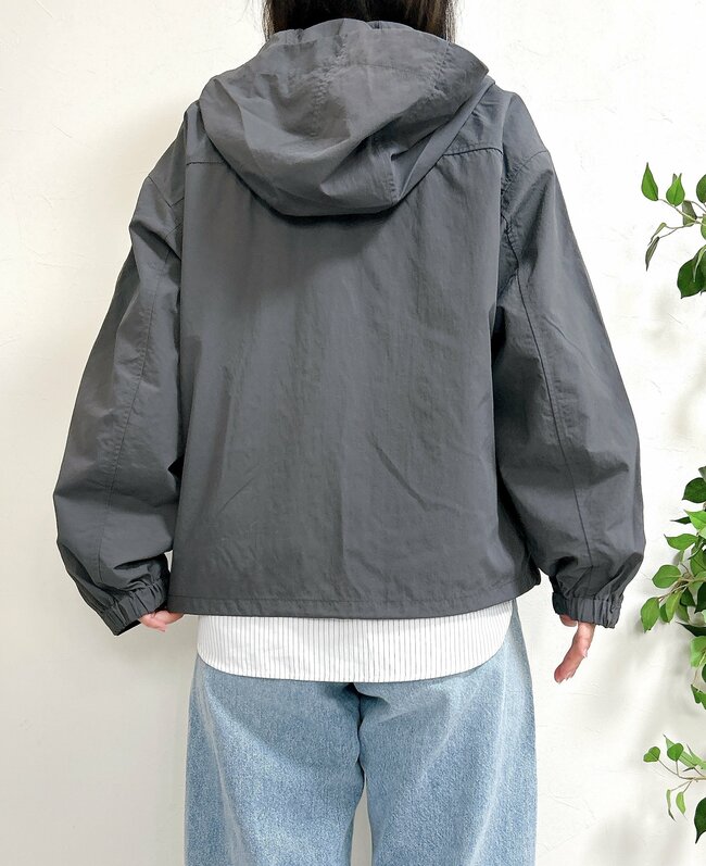 無印良品で“理想すぎる春アウター”見つけた…!UVカット付きで、ふんわり丸みのあるシルエットが可愛い!「スタイル良く見えます」「旅行にピッタリ」