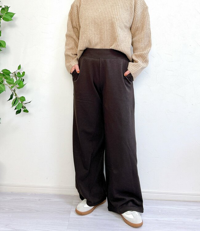 「お腹まわりも気になりません」ユニクロの“ぽかぽかワイドパンツ”楽ちんすぎて手放せない！「あたたかく最高です」「購入してよかった」