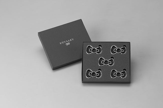 なぜ 地方の町工場でも ガンダム ドラえもん ファイナルファンタジー ハローキティ くまモンのキャラクター商品がつくれたのか 踊る町工場 ダイヤモンド オンライン