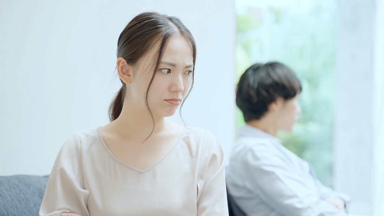 【パートナーの言動にイラッ！】夫・妻の行動はなぜこんなにムカつくの？
