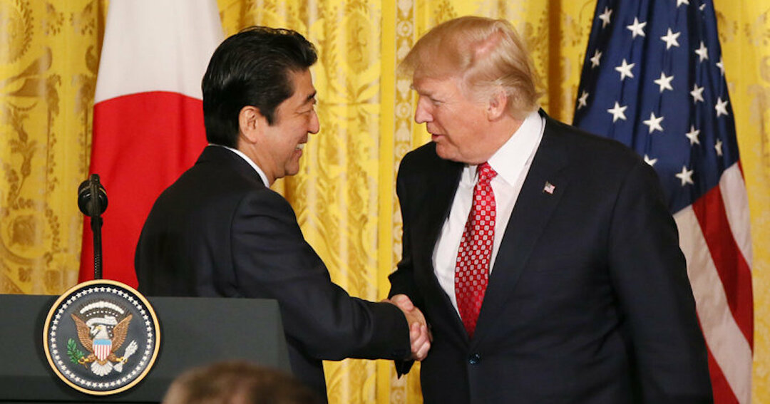 日米首脳会談、異例の厚遇の後に問われる日本の振るまい方