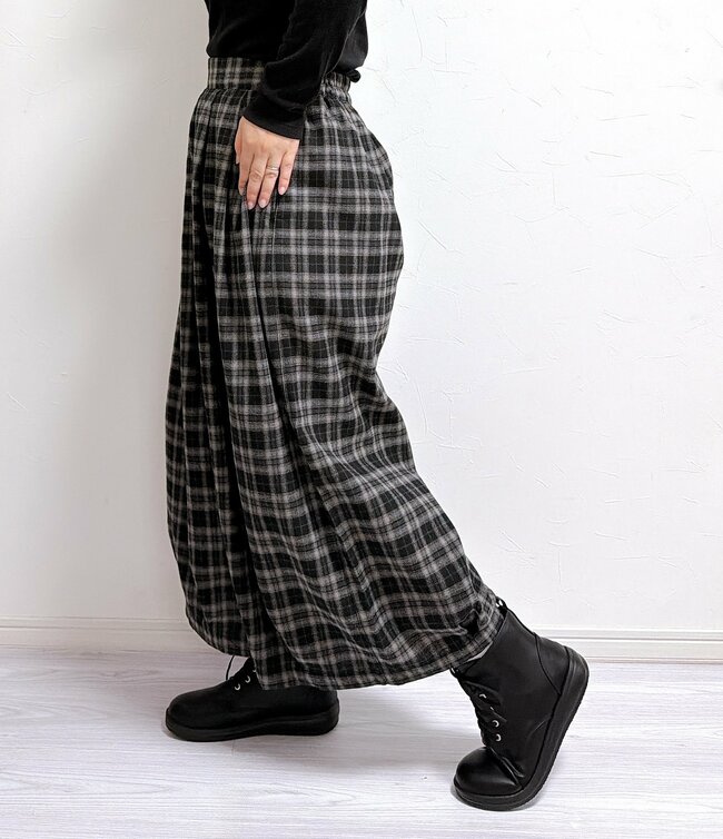 お尻や太ももが目立ちにくい！しまむらの「スカートみたいなパンツ」ふんわりシルエットでレトロ可愛い…！《購入レビュー》