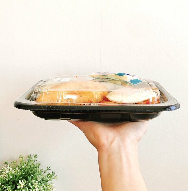 「バカの弁当」「頭わるい」ほっともっとの“1200kcal超え弁当”おかずぎっしりでお腹パンパン！「これでいいんだよ感スゴい」