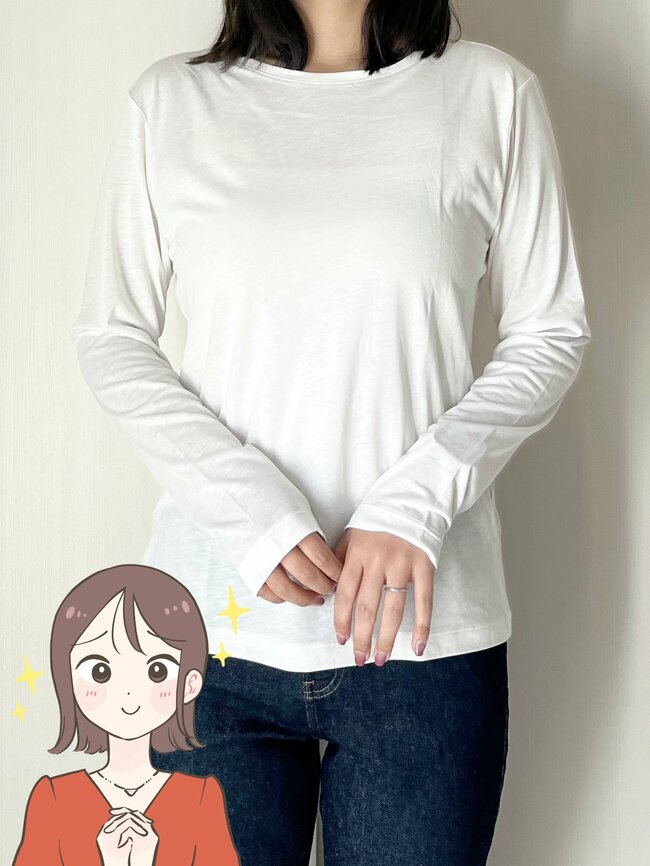 ほどよい透け感がオシャレ!ユニクロの“1990円トップス”たっぷり着回せるうえに、体型カバーも叶います!「めちゃくちゃ使いやすい」「買って正解でした」