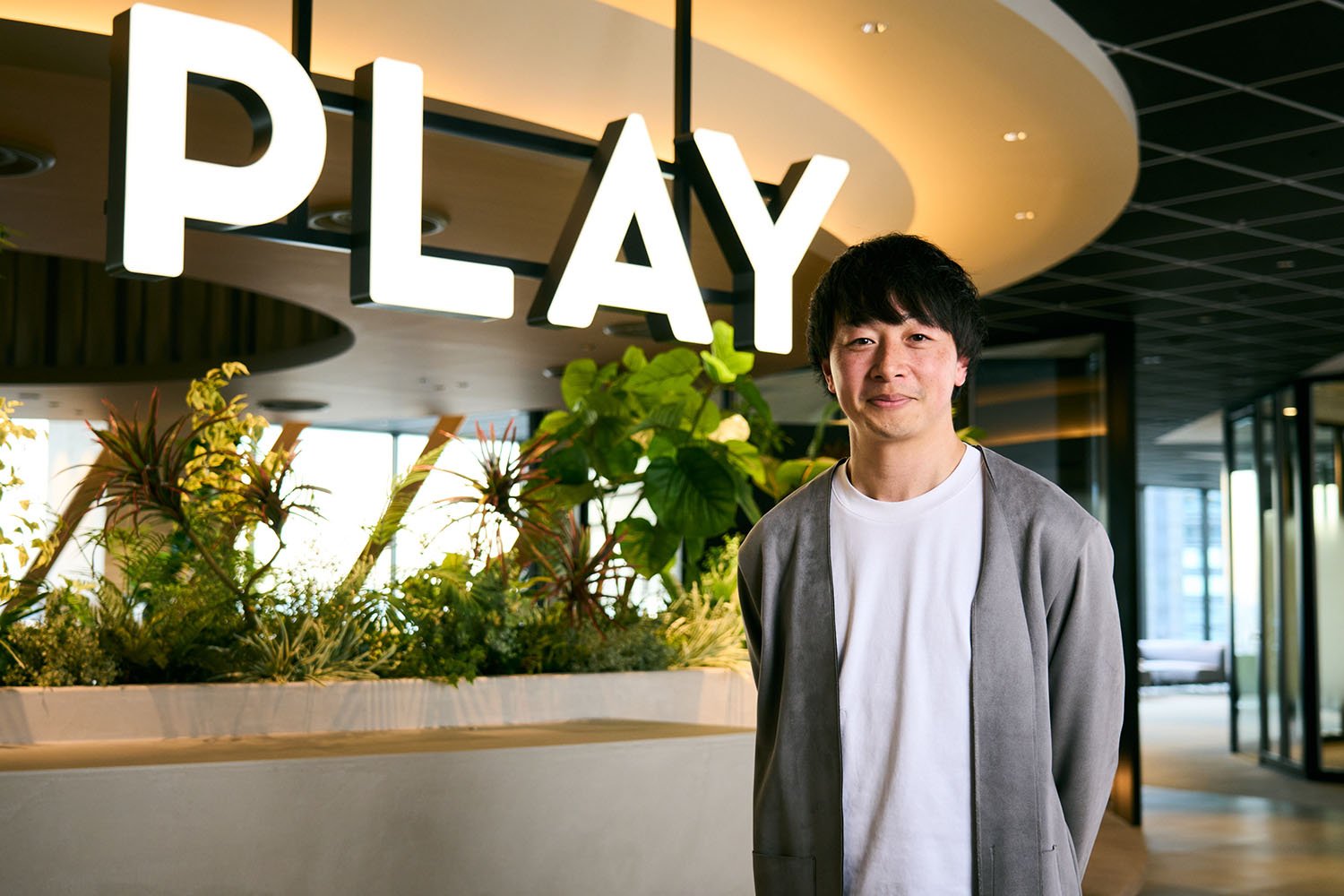 「テキスト文化」が組織の生産性をむしばんでいる──“伝わらない”損失を利益に変える、経営戦略としての「動画DX」