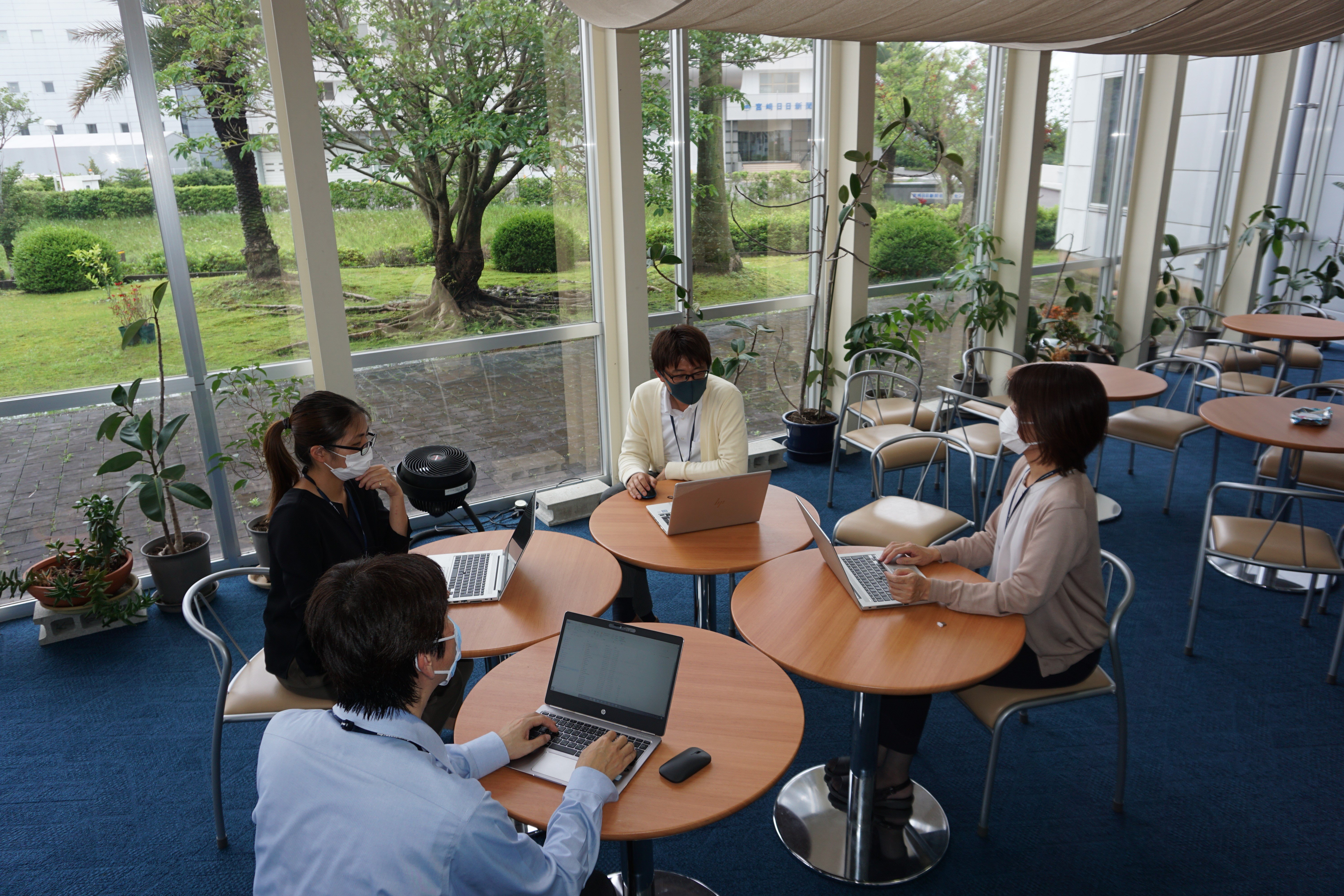 テレワークで浮上した課題、従業員の働き方をどう「見える化」する?