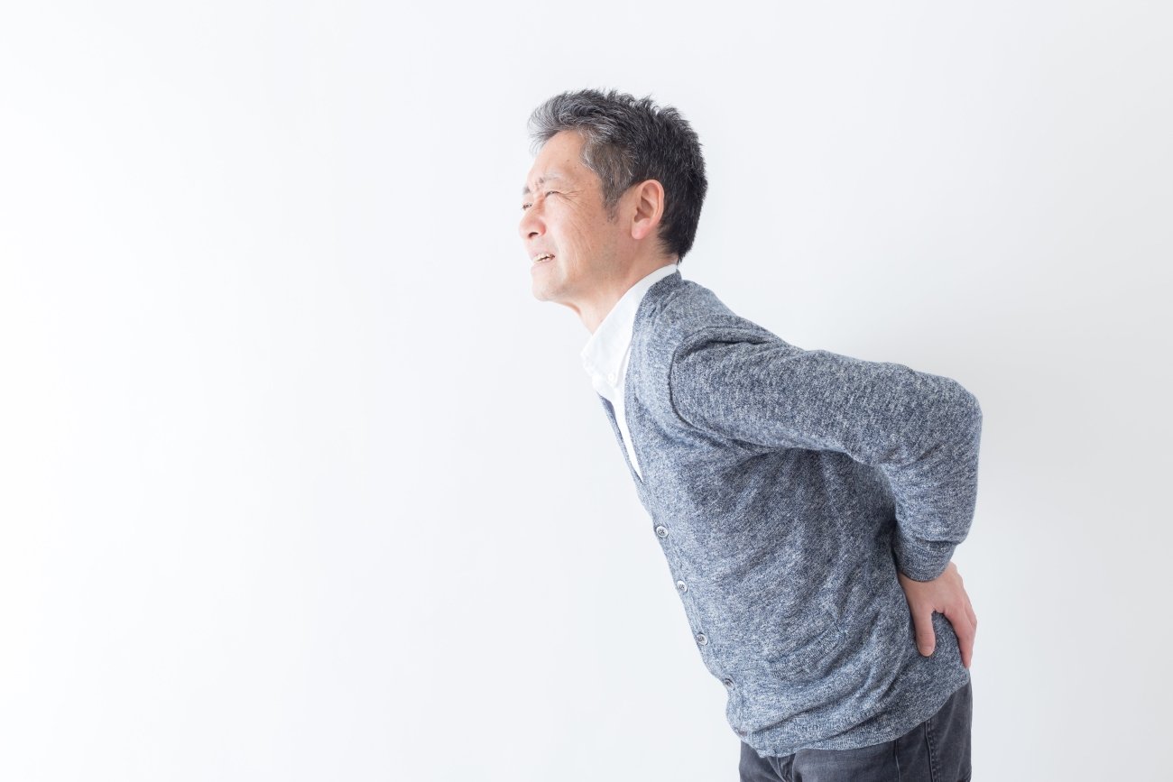 【危険】整体師が教える「歩くたびに身体が歪む人」の歩き方