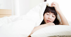 妻の慢性睡眠不足を引き起こした「むずむず脚症候群」とは