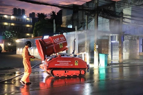 パトン地区を消毒する専用車