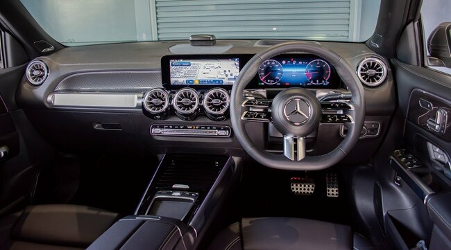 メルセデス・ベンツGLB 200d 4MATICS Urban Starsインパネ