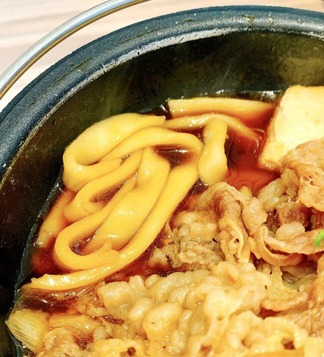 「大盛りご飯4杯いただきました」吉野家の“お肉ドカ盛りメニュー”ご飯おかわり無料なのが嬉しい！「明らかに肉の量が多いわよ」「腹がパッツンパッツンです」《実食レビュー》