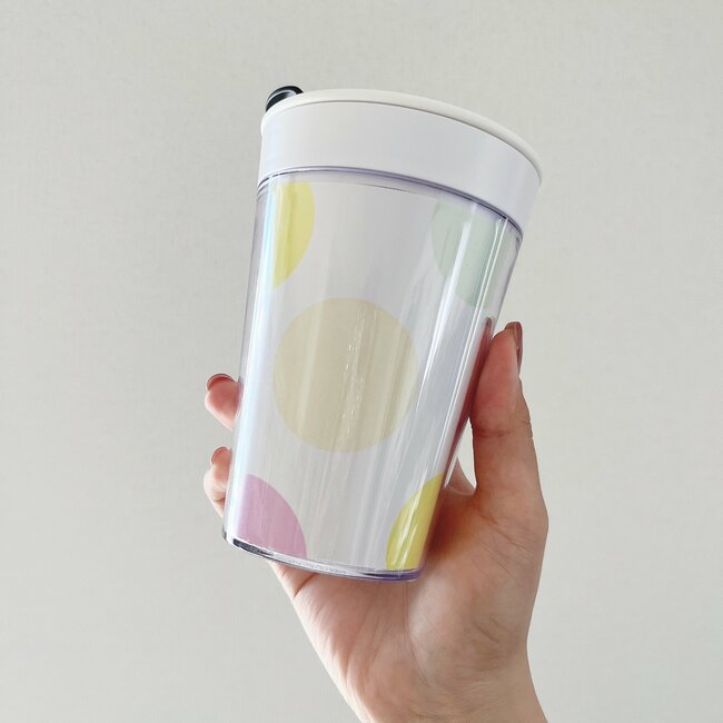 「プレゼントにぴったり」スタバの“お店のカップみたいなタンブラー”が可愛すぎる…！ドリンク券付きでお得感すごい！