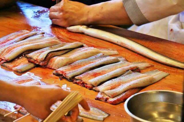 なぜ「鰻の成瀬」のうな重は9種類もあるのか、野田岩、竹葉亭...老舗うなぎ屋がなが~く営業できるカラクリとは?