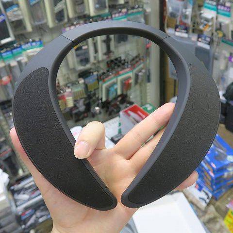 24時間再生できる約6000円のBluetoothネックスピーカー | ASCII 新着