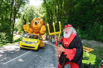 ツール・ド・フランスに出没した悪魔おじさん