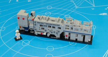 ASMLのEUV露光装置、「レゴ」版は実物より入手困難