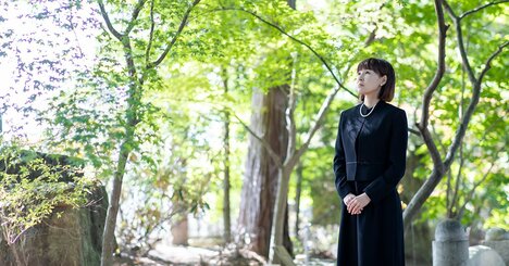 愛する夫に先立たれた作家の妻が、号泣の先にたどり着いた「悲しみの本質」