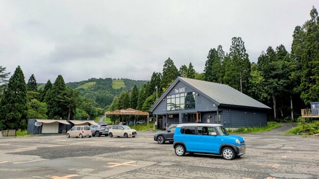 「RVパーク ウイングヒルズ 満天の湯」に到着