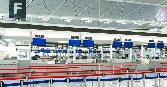 閑散とする中部国際空港第一ターミナルの国際線チェックインカウンター　Photo:PIXTA