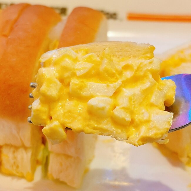 「これ2人分だろ」コメダ珈琲の“1000kcal超えメニュー”お腹パンパンで苦しい！「期待を裏切らないボリューム」「量多すぎて絶望してる」