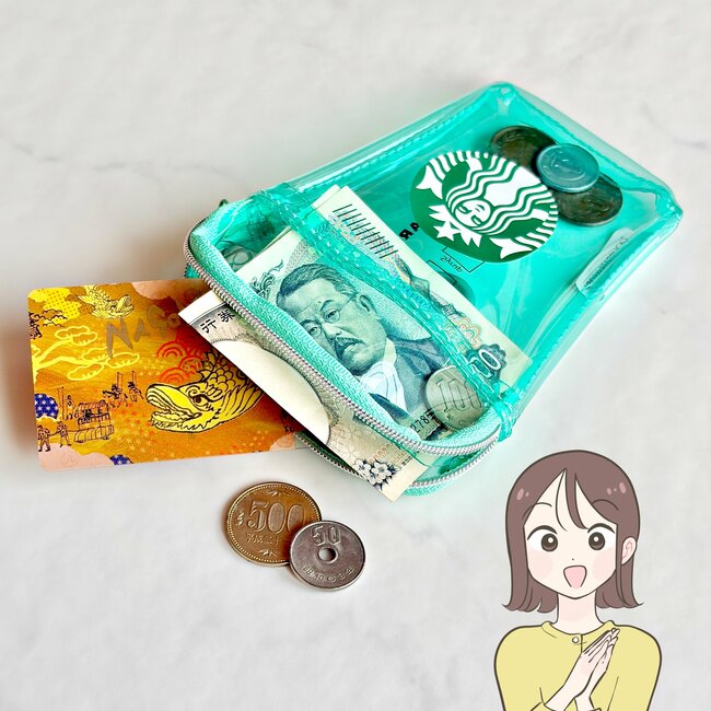 【スタバ】カードや診察券が50枚入った！可愛すぎる“カップみたいなポーチ”ドリンク券付きでお得！「何このポーチの可愛さ」「カバンにもつけられる」《購入レビュー》
