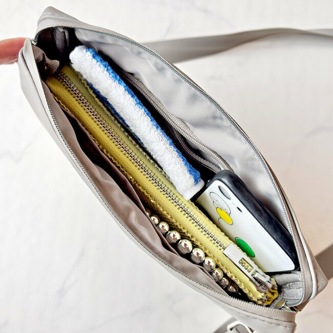 「持ち歩きやすくて助かる」ローソンでしか買えない“無印良品の天才グッズ”可愛い上に優秀すぎる！「かさばらなくて絶妙」「シワにならないのが最高すぎ」