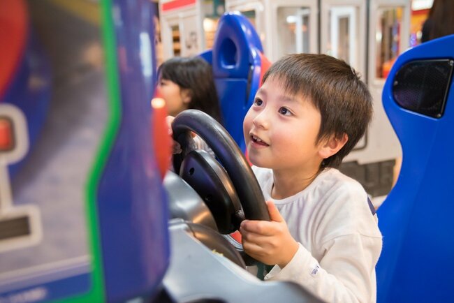 「公園に行ったはずがゲームセンターへ？」子どもにGPSを持たせるべき理由