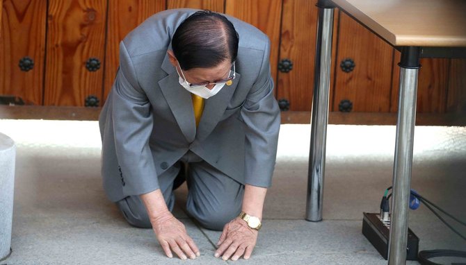 イ・マンヒ新天地総会長
