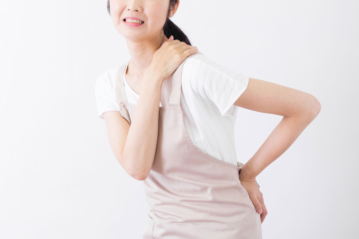 側弯症の手術後も肩こりは改善せず、痛みがひどくなった