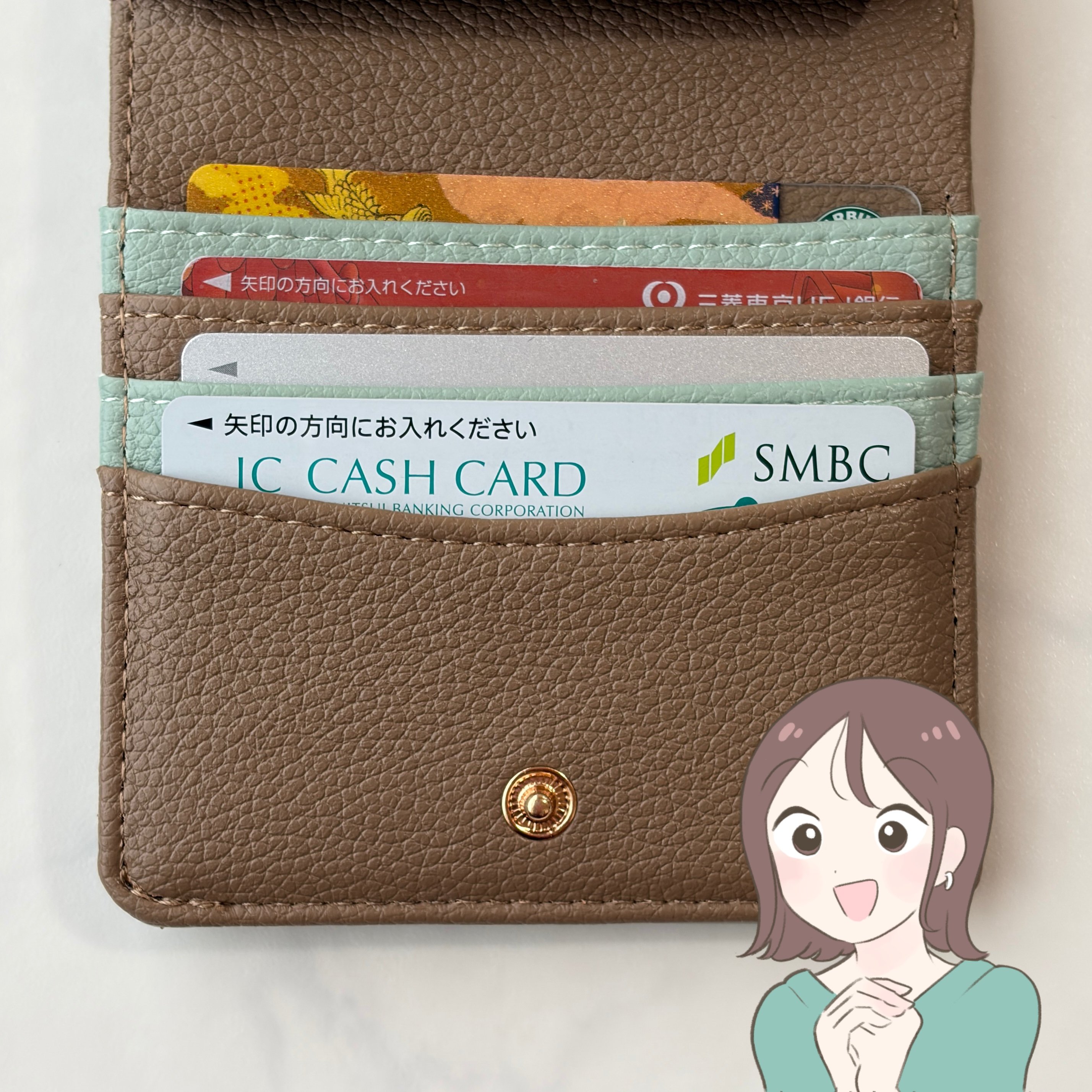 「小さい財布を探してました」「購入して正解」3COINSの“コンパクトな財布”小さめバッグにも入って優秀！「カードもお札も小銭も全て入ります」