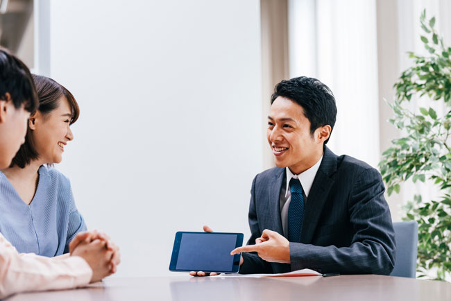 営業成績がいい人は話も面白い