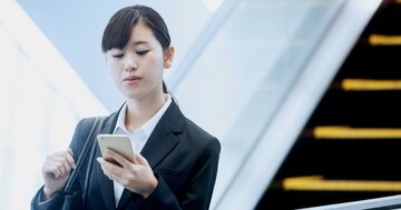 仕事ができない新卒の特徴。3位は「同期で群れる」。2位は「上司の顔色をうかがう」。では1位は？