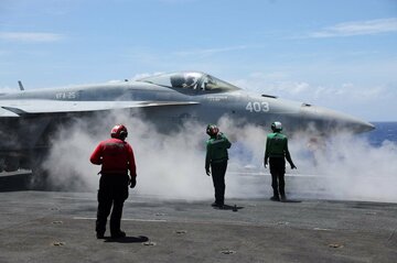 米、中東に空母3隻目と最大1万人を追加派遣