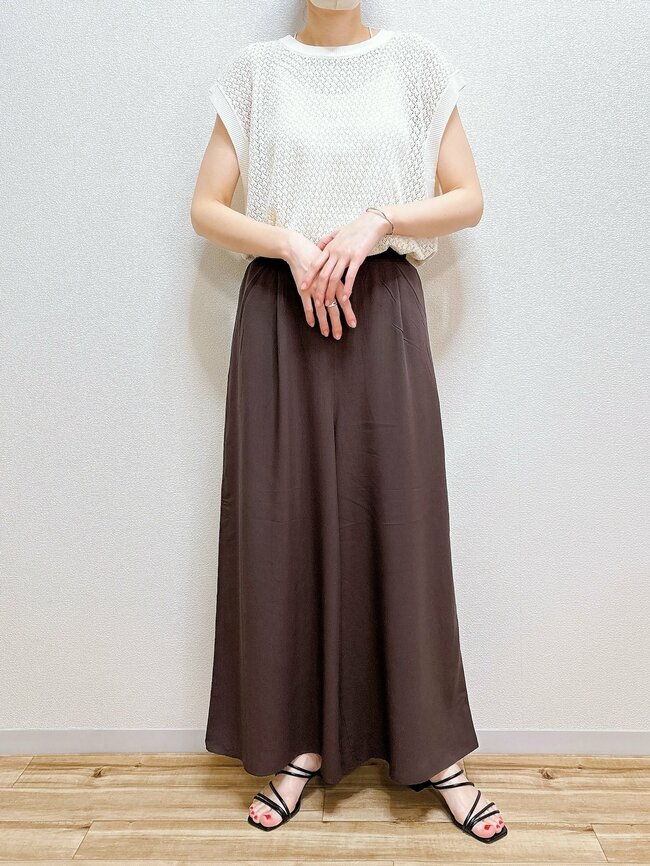 「サラッとはけて楽ちん」グローバルワークの“スカートみたいなワイドパンツ”快適すぎて毎日はきたい!「真夏も涼しくはけそう」「リラックスできます」