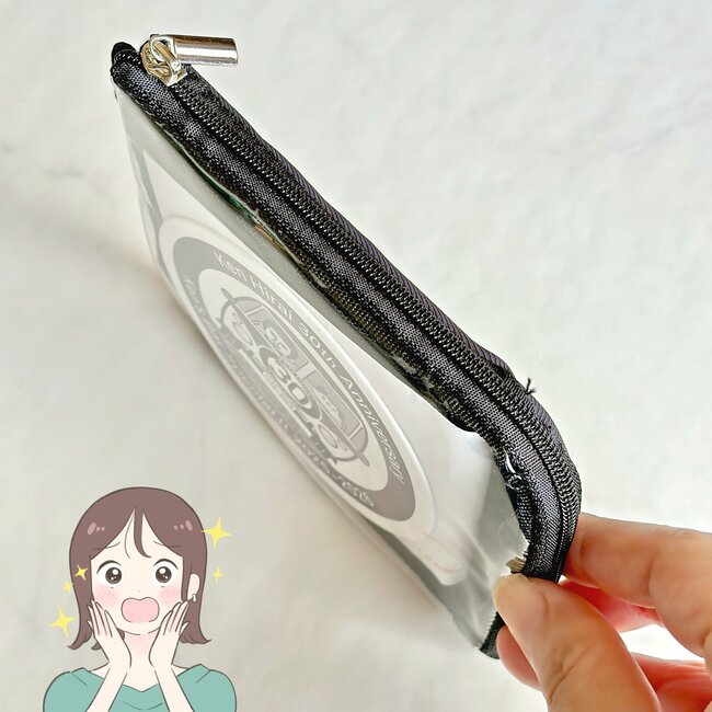 カードや診察券が40枚入った!3COINSの“ぺたんこ財布”ガバッと開くからお会計がスムーズ!「買って正解でした」「かさばらない大きさで使いやすい」《購入レビュー》