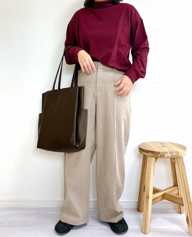 「追加で3色買ってしまいました」ユニクロの“あったかトップス”柔らかな肌触りで、ずっと着ていたくなる!「被った瞬間、ホワホワ」「首もゆったりしていて本当に楽」