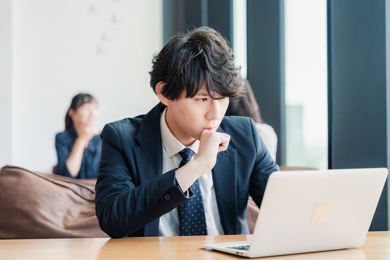 【精神科医Tomyが教える】心が辛い日に絶対してはいけないNG行為・ワースト1