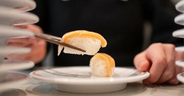 「寿司は手で食べるのがマナーだよ」回転寿司店で義父が子どもに教えている→自分は箸で食べたい！どうする？