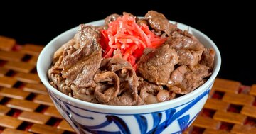 【世界一の美食家が教える】最高級の和牛で作るよりも、「輸入牛の牛丼」のほうが圧倒的にうまいワケ