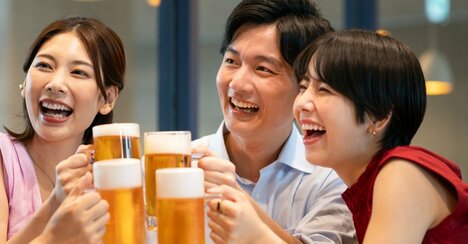 「飲み会の途中で帰宅」しても嫌われない人が去り際に言う“感じのいい一言”とは？