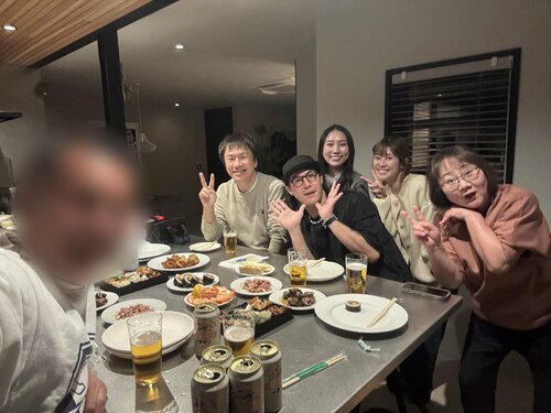 ピースサインの吉谷くんはご自身の弁護士事務所を人に任せて来週から自分探しの旅に出るそうです。宮崎の人は自由です