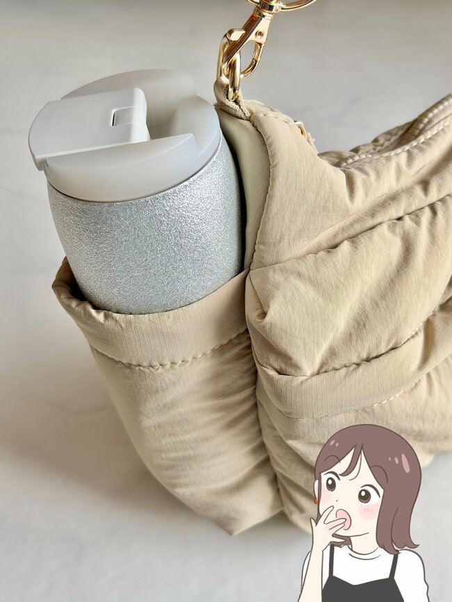 「再入荷で買えました」3COINSの“ポケットたくさんバッグ”収納力すごすぎる！「毎日使っています」「買って正解でした！」