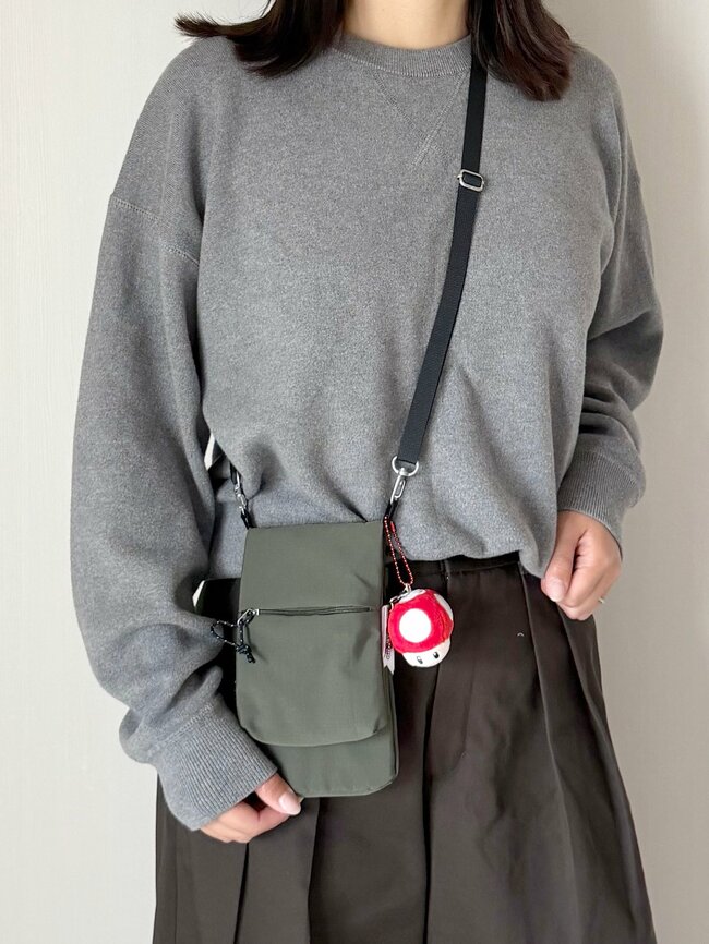 見た目よりたくさん入る！グローバルワークの「めちゃ軽ショルダー」ポケットたくさんで使いやすい！