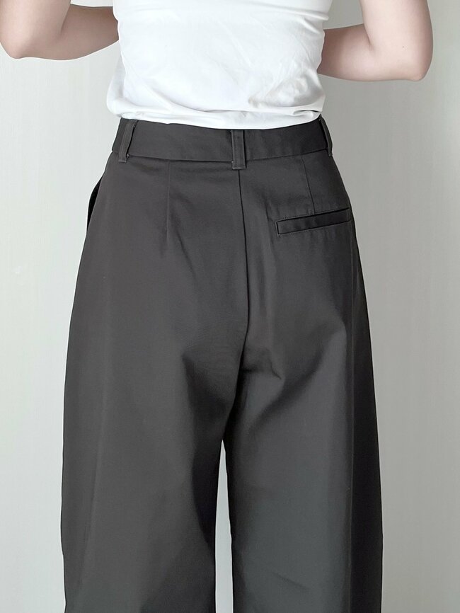 「形がめちゃくちゃ綺麗！」「色違いで買います」GUの“楽ちんワイドパンツ”ぽわんと膨らんだシルエットが可愛い！「お腹まわりもすっきり見える」