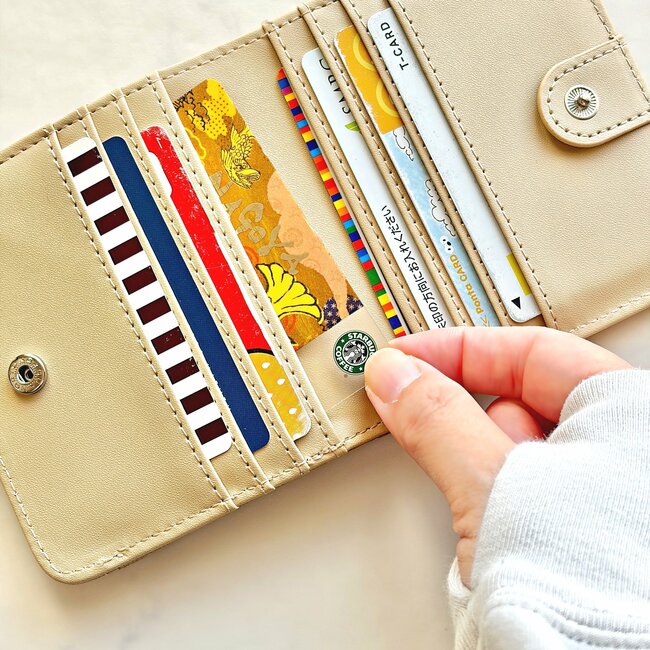 こんなスヌーピー、初めて見た!しまむらコラボの“めちゃかわ財布”小銭が取り出しやすくて嬉しい!《購入レビュー》