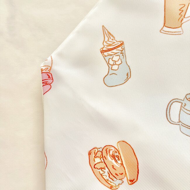 2Lペットボトルが6本も入った！コメダ珈琲の“自立するエコバッグ”大容量だしガバッと開いて使いやすい！「買ってよかった」「かわいいよな」