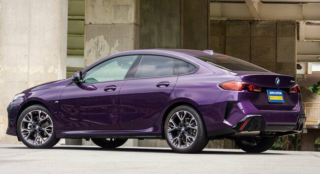 BMW 220dグランクーペ Mスポーツリアビュー